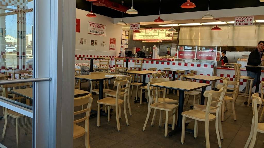 Five Guys | meal takeaway | 3561 28th St SE, Grand Rapids, MI 49512, USA | 6164643483 OR +1 616-464-3483
