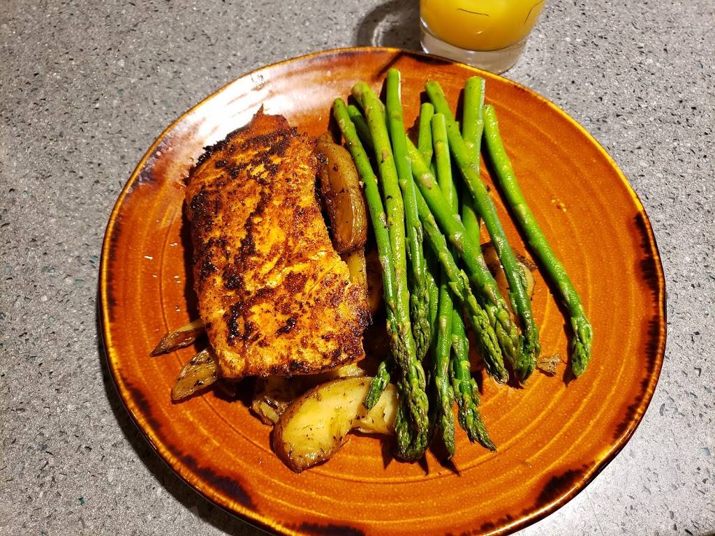 Stone Arch | restaurant | 4300 Glumack Drive LT-2054, St Paul, MN 55111, USA | 6514609285 OR +1 651-460-9285