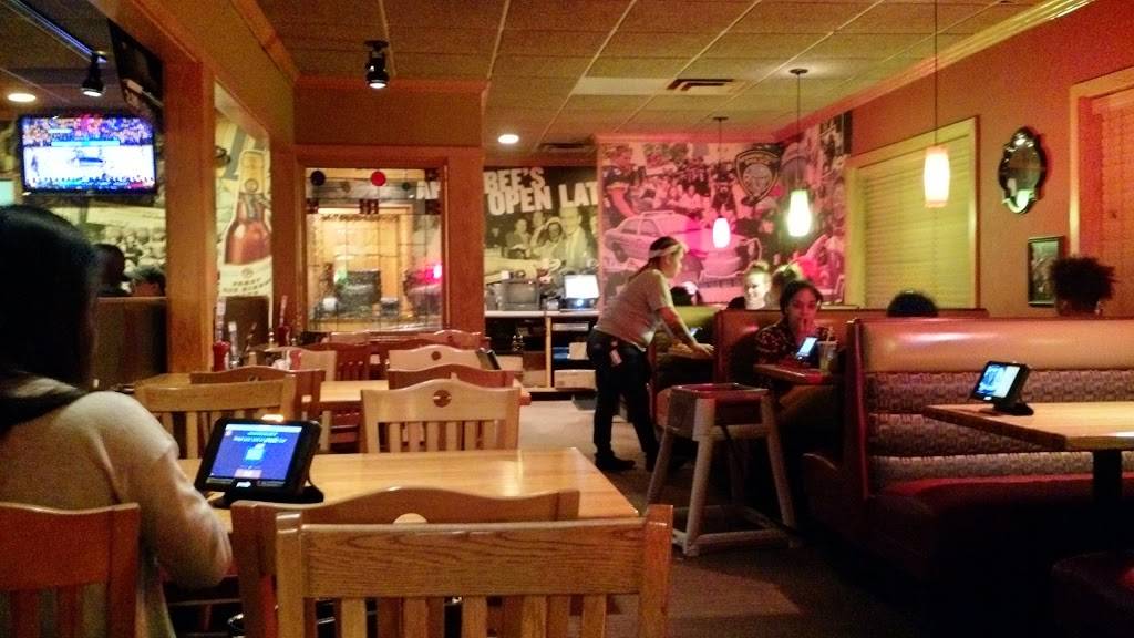 Applebees Grill + Bar | restaurant | W180N9469 Premier Ln, Menomonee Falls, WI 53051, USA | 2622500896 OR +1 262-250-0896
