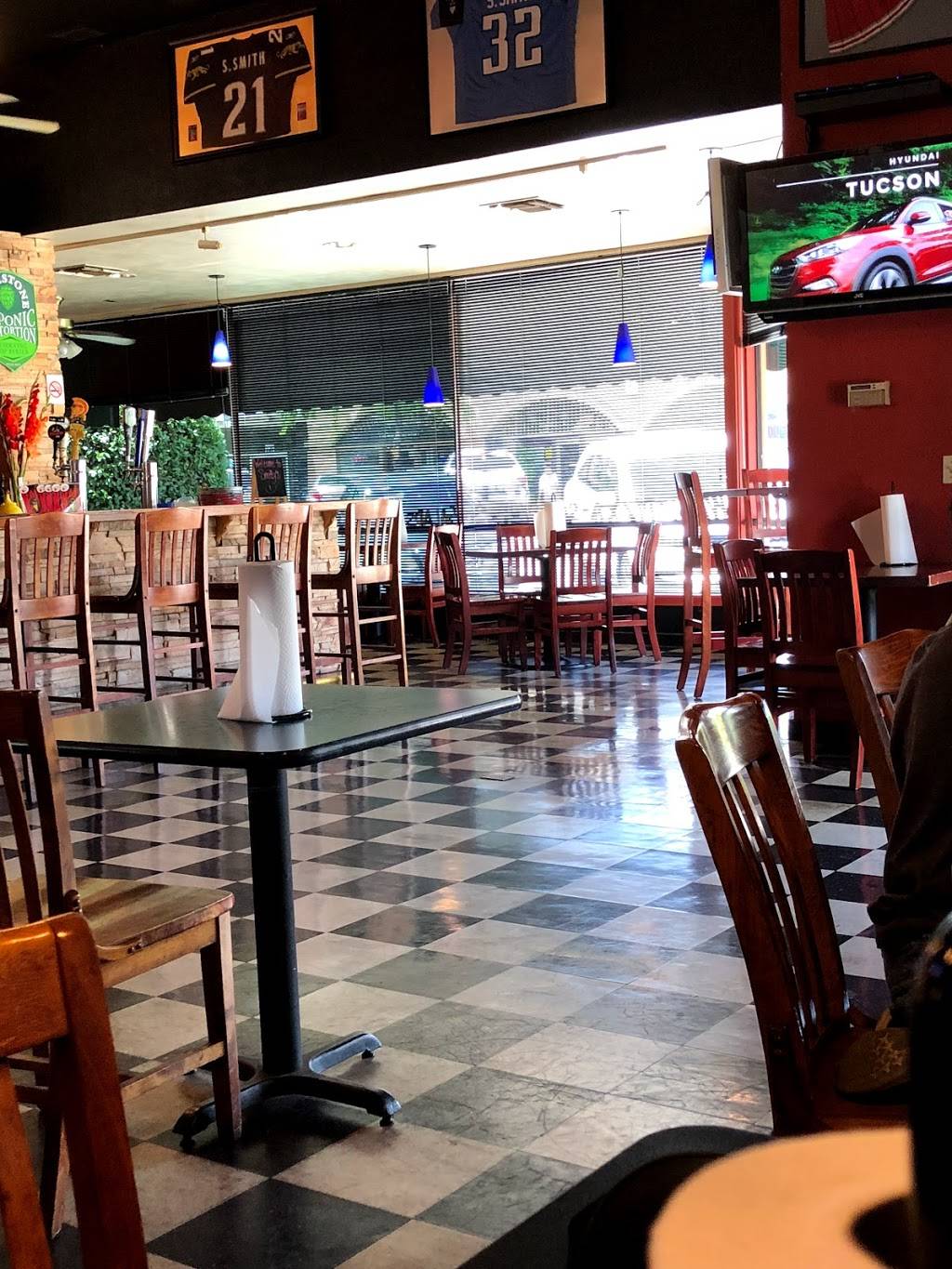 Smittys Wings & Things | restaurant | 946 N Yosemite St, Stockton, CA 95203, USA | 2092277479 OR +1 209-227-7479