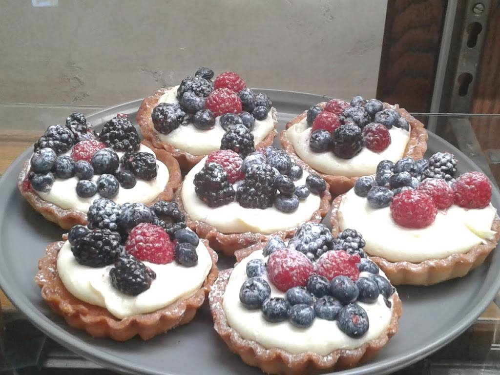 Johnnys | cafe | 4800 Roland Ave, Baltimore, MD 21210, USA | 4107730777 OR +1 410-773-0777