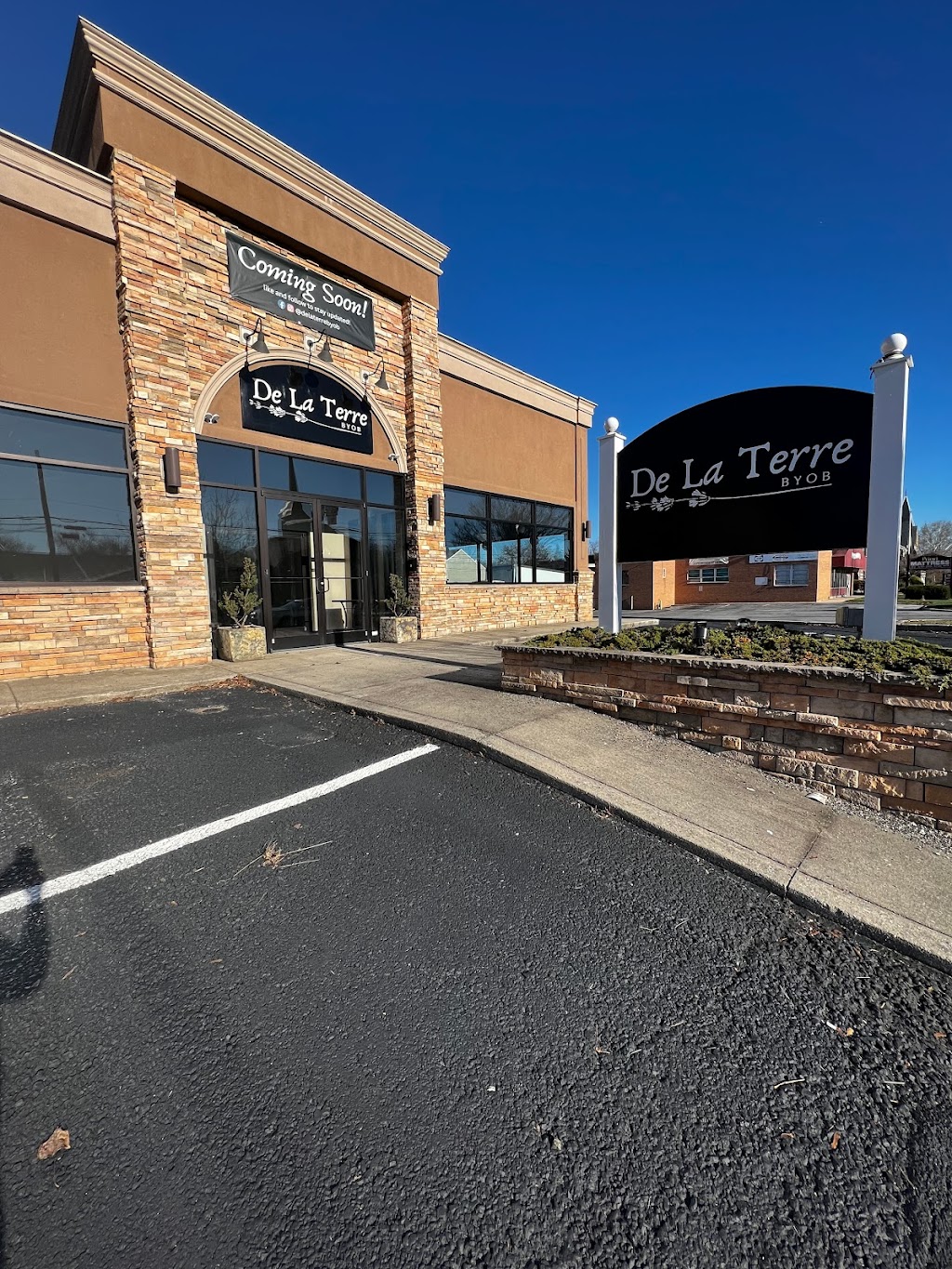 De La Terre BYOB | restaurant | 47 W Lancaster Ave, Downingtown, PA 19335, USA | 6102692431 OR +1 610-269-2431