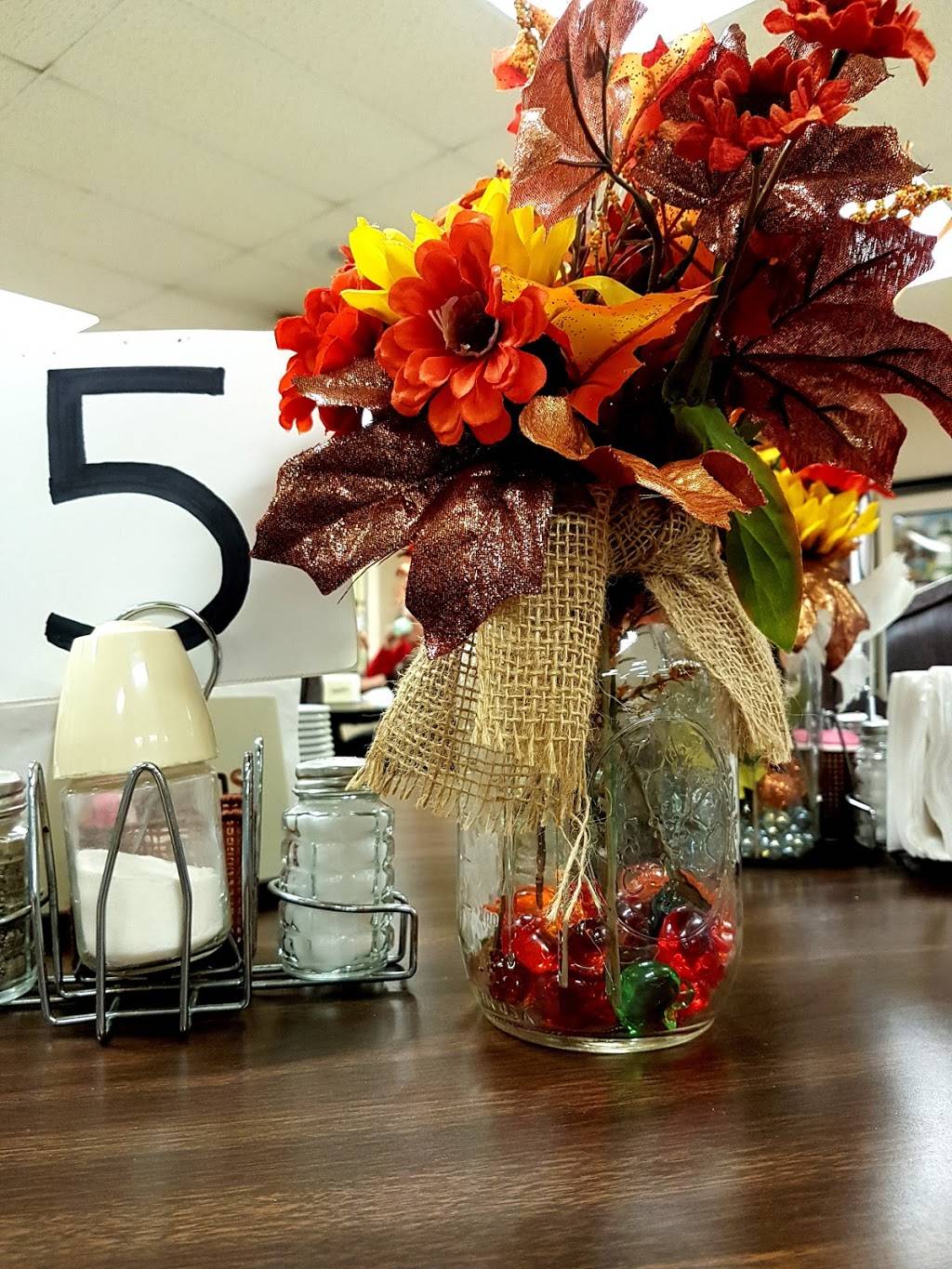 Okawville Senior Center | restaurant | 305 N Nashville St, Okawville, IL 62271, USA | 6182436533 OR +1 618-243-6533