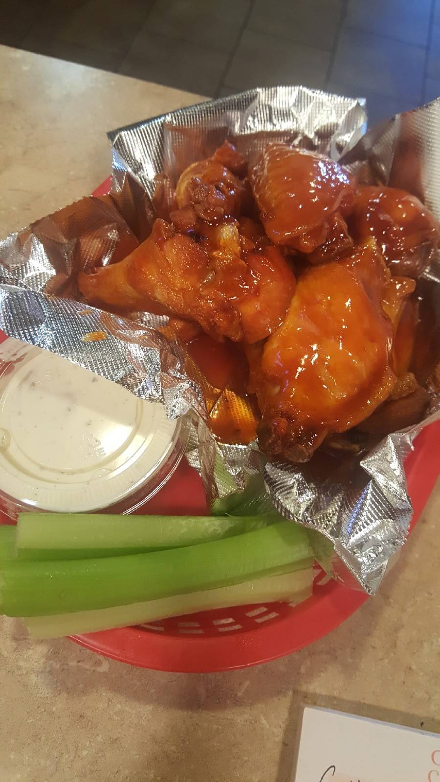 Sams Grill @ Woodstock | restaurant | 638 E Broadway, Alton, IL 62002, USA | 6185813842 OR +1 618-581-3842