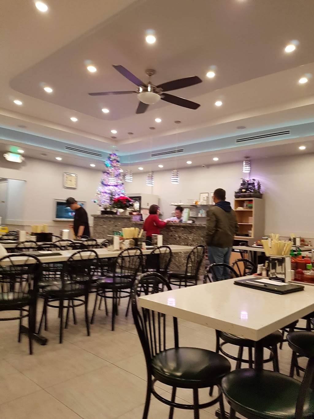 Pho Dau Bo Restaurant | restaurant | 1125 Dundas St E, Mississauga, ON L4Y 2C3, Canada | 9052819878 OR +1 905-281-9878