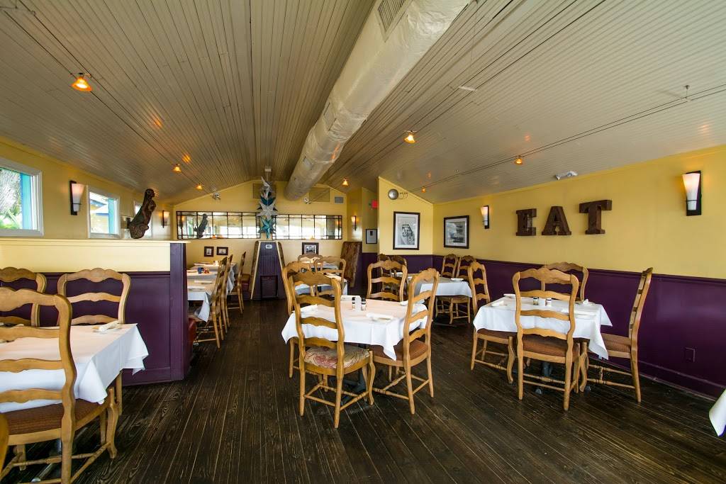 Caps On the Water | restaurant | 4325 Myrtle St, St. Augustine, FL 32084, USA | 9048248794 OR +1 904-824-8794