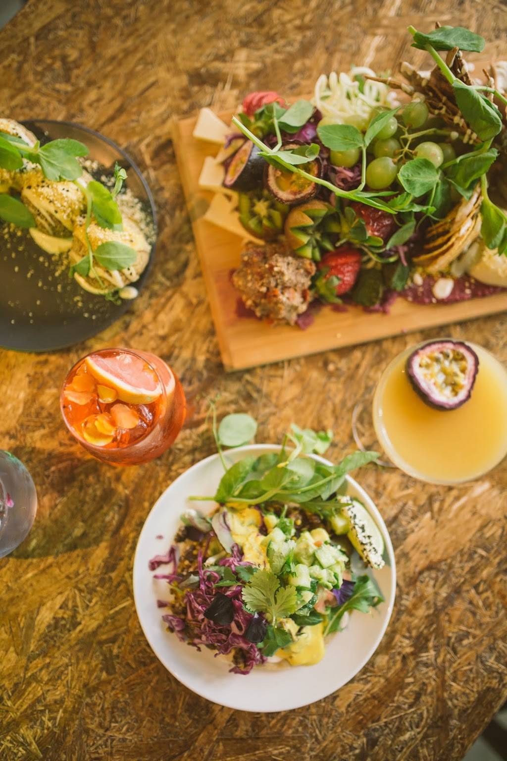 Greenhouse Canteen + Bar | restaurant | 1011 W 5th Ave, Columbus, OH 43212, USA | 6145250202 OR +1 614-525-0202