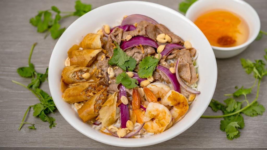 Pho Quynh Vietnamese Restaurant | restaurant | 1100 W 12th St, Sioux Falls, SD 57104, USA | 6053320779 OR +1 605-332-0779