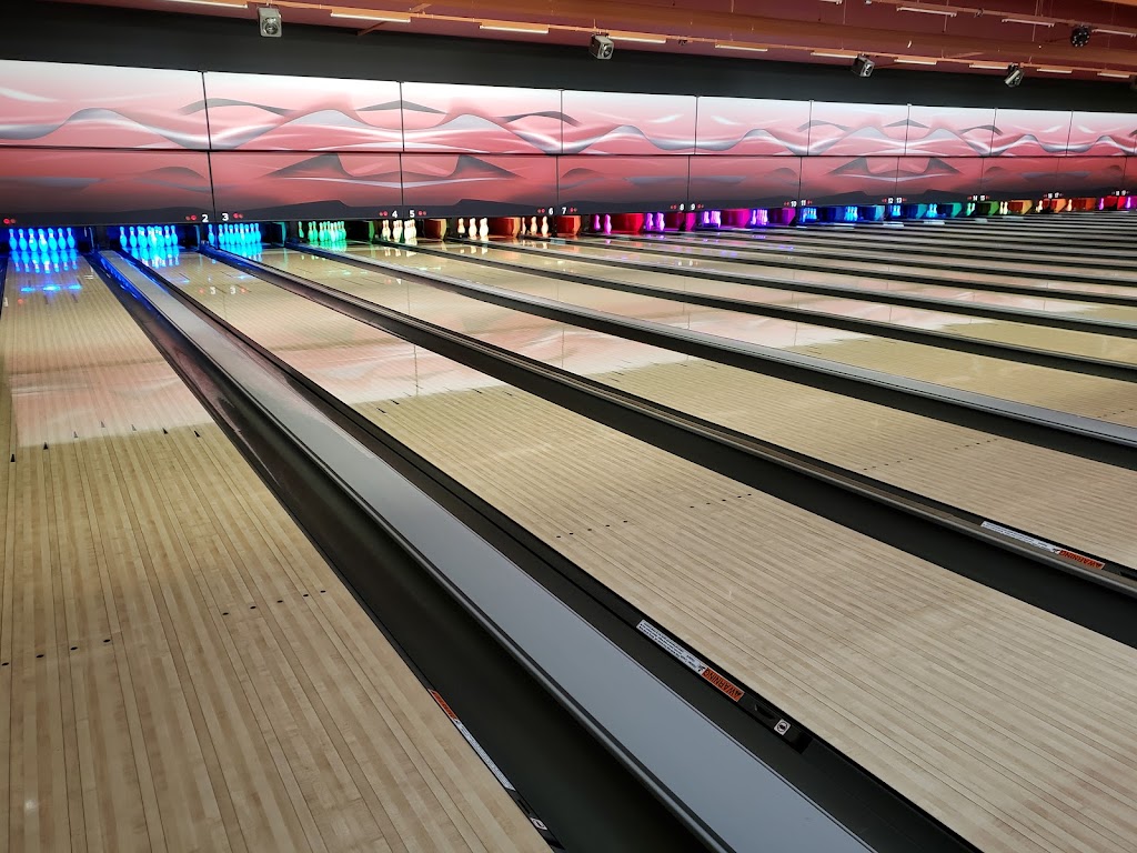 Bowlero Elkhorn | restaurant | 20902 Cumberland Dr, Elkhorn, NE 68022, USA | 4022894614 OR +1 402-289-4614