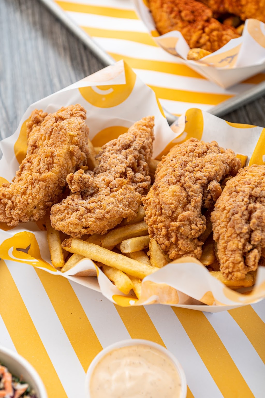 Starbird Chicken | restaurant | 1570 S Western Ave #106, Los Angeles, CA 90006, USA | 3238403220 OR +1 323-840-3220