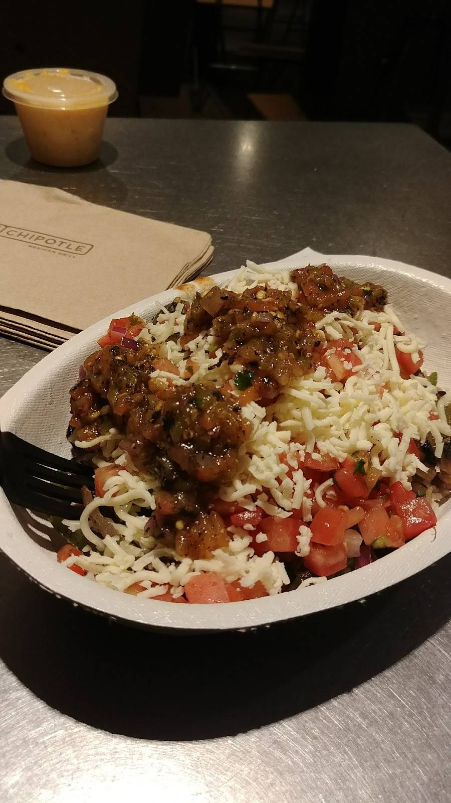 Chipotle Mexican Grill | restaurant | 550 W Dickson St, Fayetteville, AR 72701, USA | 4794441466 OR +1 479-444-1466