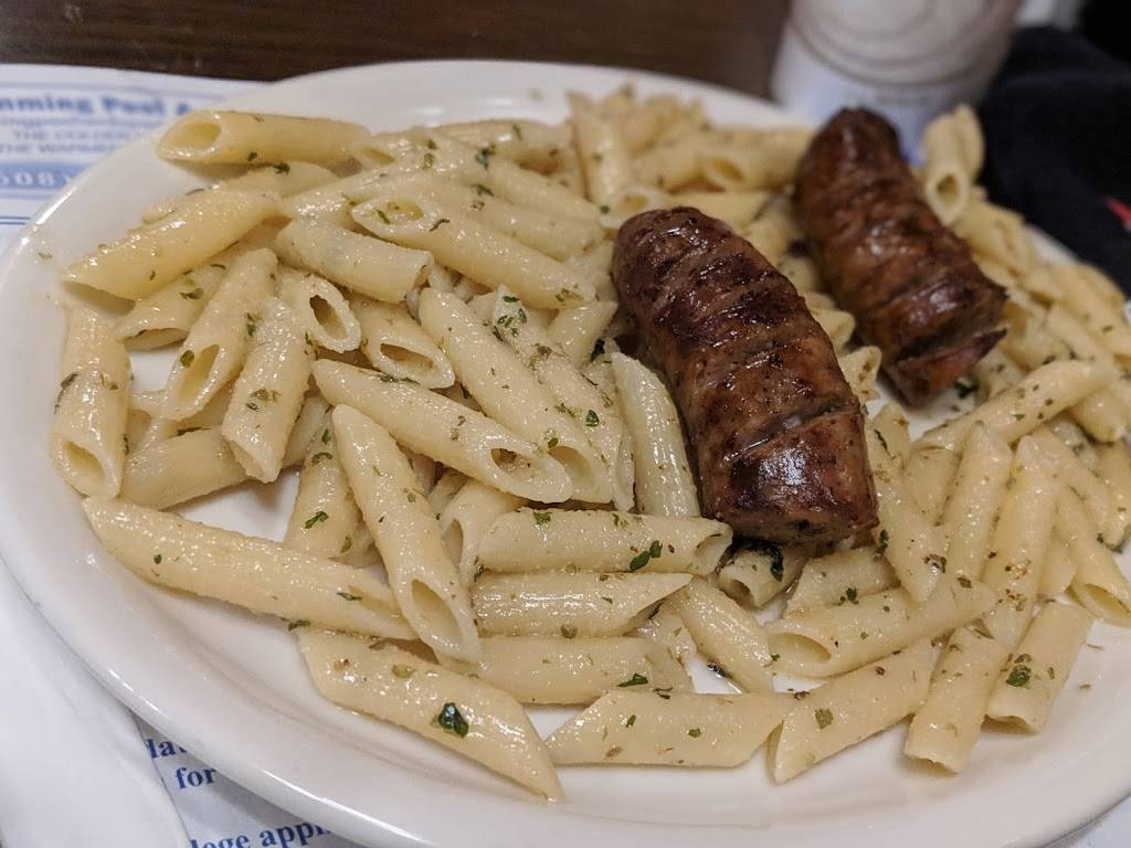 Giardinos Family Restaurant | restaurant | 242 Main St, West Yarmouth, MA 02673, USA | 5087750333 OR +1 508-775-0333