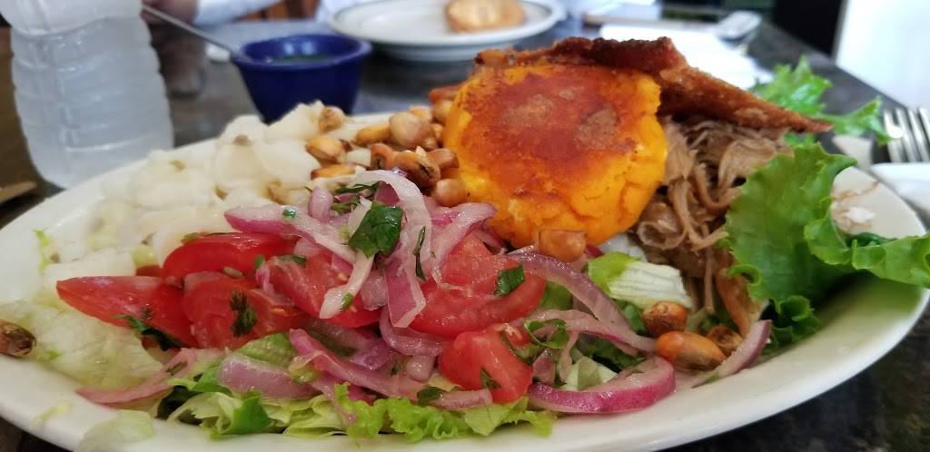 Sandros Latin Food | restaurant | 2703 23rd Ave, Astoria, NY 11105, USA | 7186062323 OR +1 718-606-2323