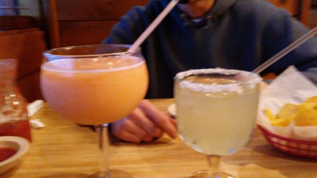 Tequilas Mexican Restaurant | restaurant | 1616 W Main St, Carmi, IL 62821, USA | 6183844037 OR +1 618-384-4037