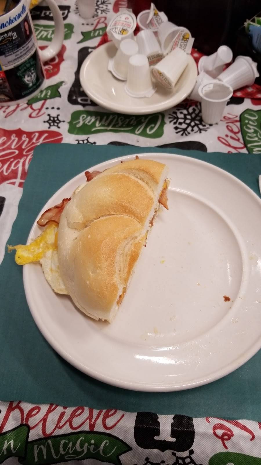 Jillaneys Luncheonette | restaurant | 220 Main St, Keansburg, NJ 07734, USA | 7327695454 OR +1 732-769-5454