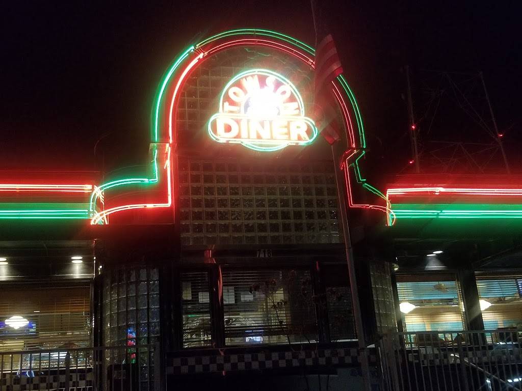 Towson Diner | restaurant | 718 York Rd, Towson, MD 21204, USA | 4103210407 OR +1 410-321-0407