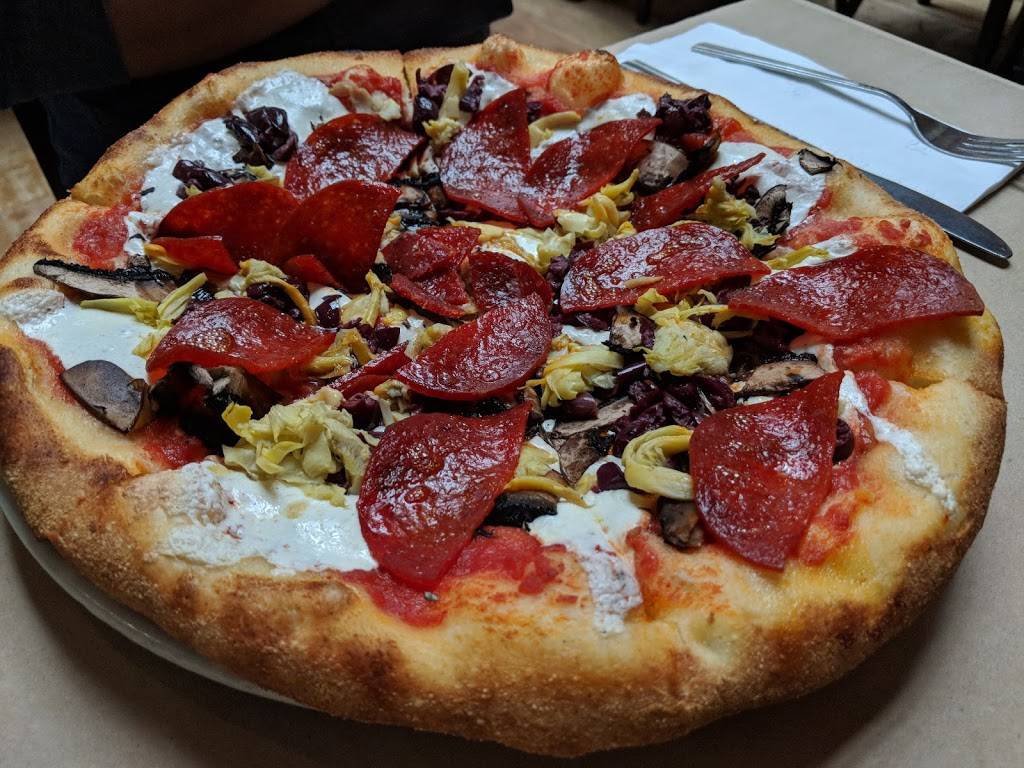 Dees Brick Oven Pizza & Kitchen | restaurant | 107-23 Metropolitan Ave, Forest Hills, NY 11375, USA | 8884883337 OR +1 888-488-3337