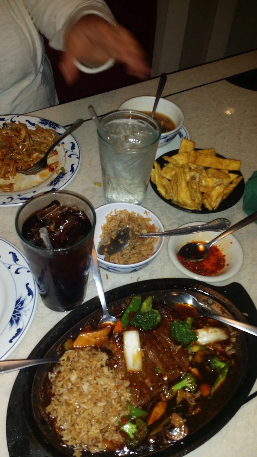 Yen Ching Restaurant | restaurant | 6601 Midlothian Turnpike, Richmond, VA 23225, USA | 8042767430 OR +1 804-276-7430