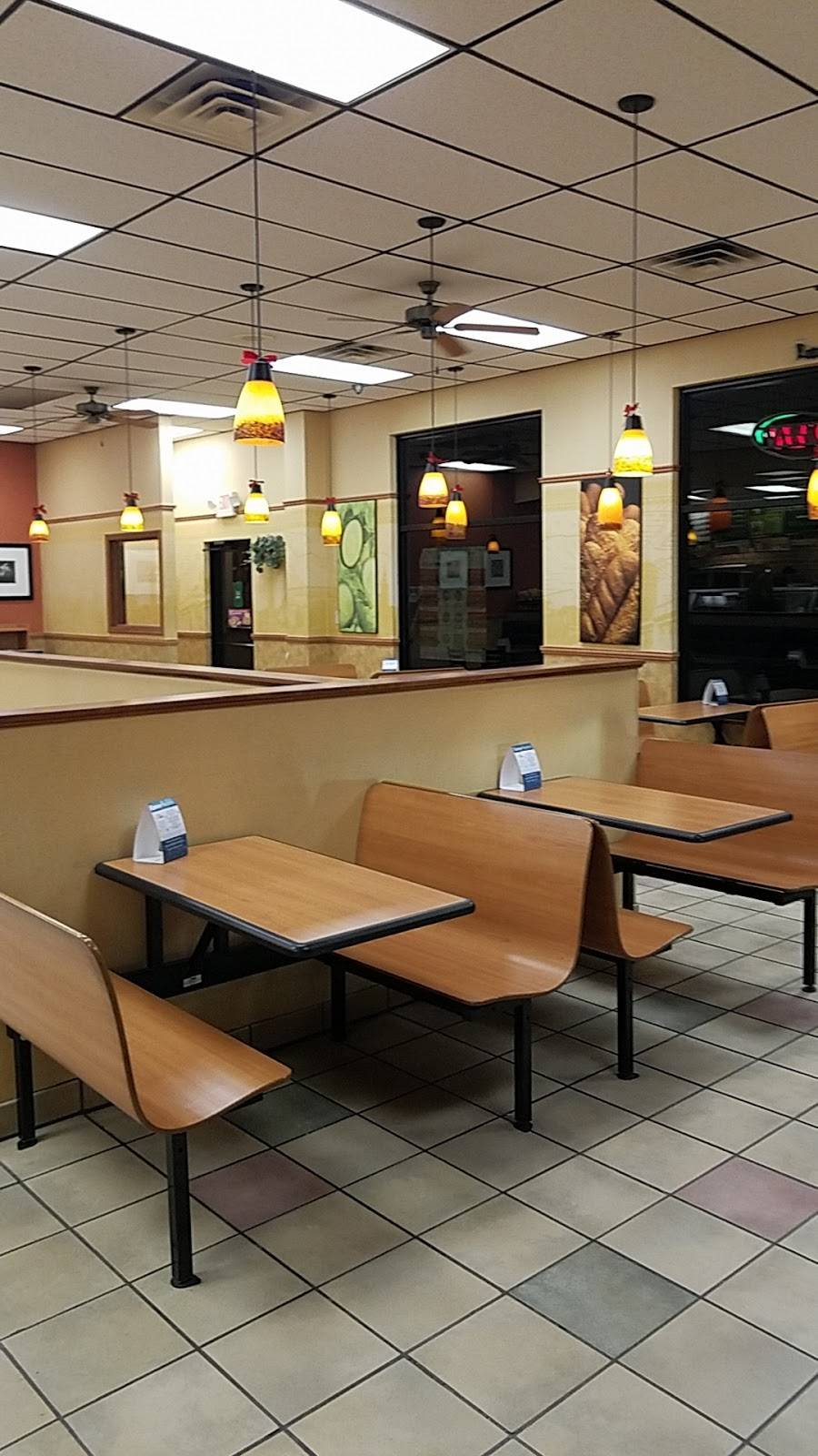 Subway | restaurant | 536-540 W Main St, Louisville, OH 44641, USA | 3308755411 OR +1 330-875-5411