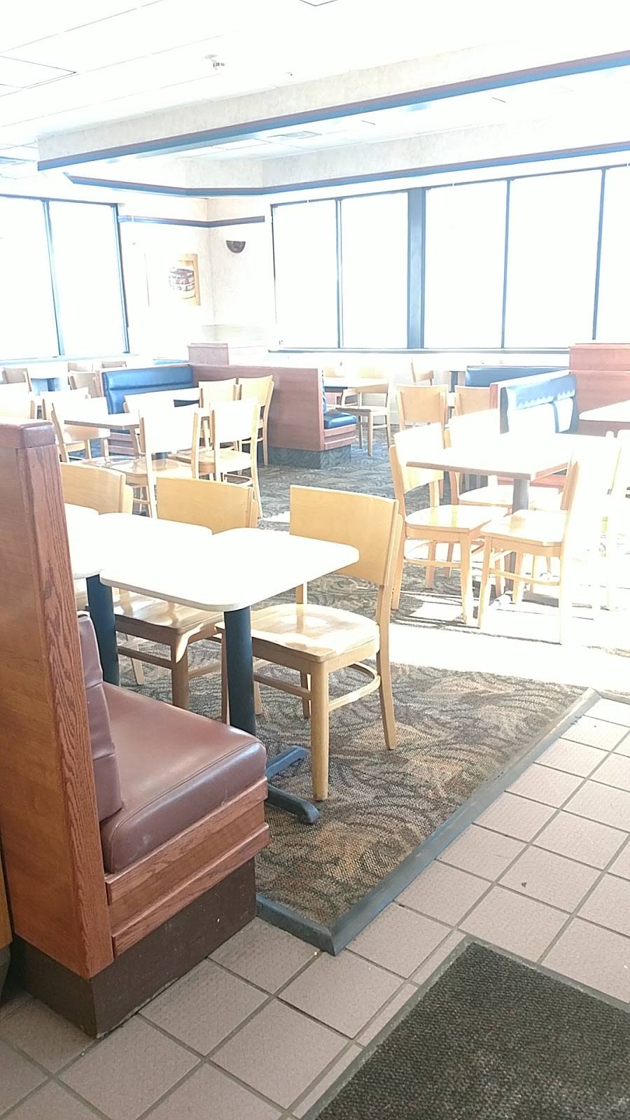 Wendys | restaurant | 3180 Niagara Falls Blvd, Amherst, NY 14228, USA | 7167430592 OR +1 716-743-0592