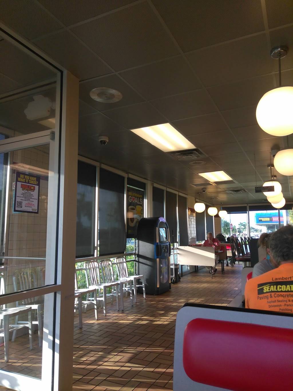 Waffle House | meal takeaway | 3810 Cleveland Ave, Fort Myers, FL 33901, USA | 2399313337 OR +1 239-931-3337