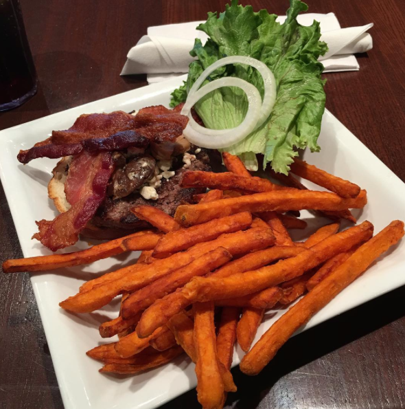 Tap House Grill | restaurant | 24402 Lockport St, Plainfield, IL 60544, USA | 8157335540 OR +1 815-733-5540