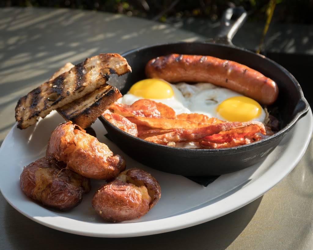 The Beer Hall | restaurant | 21 Tank House Lane, Toronto, ON M5A 3C4, Canada | 41668103383 OR +1 416-681-0338 ext. 3