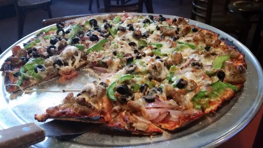 Papa Vito’s Pizza West | restaurant | 4205 N Belt W, Belleville, IL 62226, USA | 6184167900 OR +1 618-416-7900
