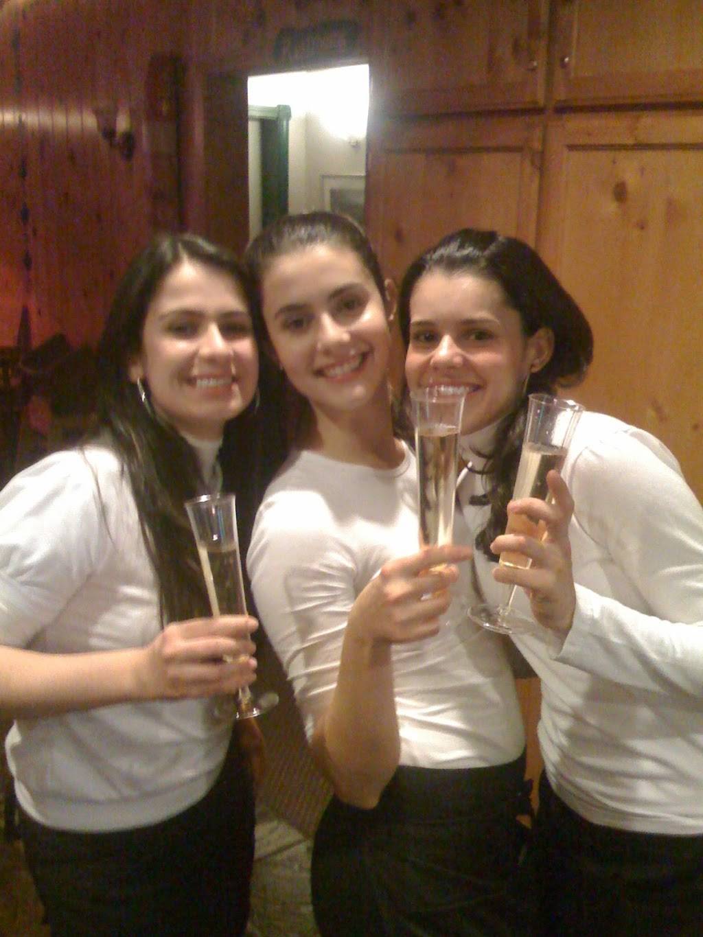 Strawberry inn | night club | 31880 CA-108, Strawberry, CA 95375, USA | 2099653662 OR +1 209-965-3662