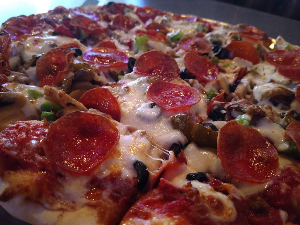Coriglianos Pizza | restaurant | 701 N Lincoln St, Knoxville, IA 50138, USA | 6418423705 OR +1 641-842-3705