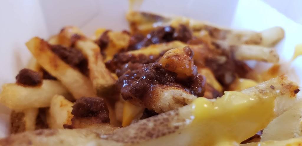 A&W Restaurant | restaurant | 900 US-12, Baraboo, WI 53913, USA | 6083560747 OR +1 608-356-0747