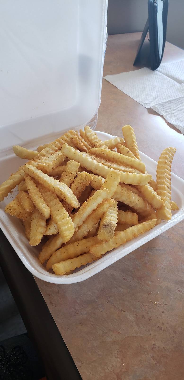 Jolly Kone Drive-In | restaurant | 2140 S Chester Ave, Bakersfield, CA 93304, USA | 6618316344 OR +1 661-831-6344