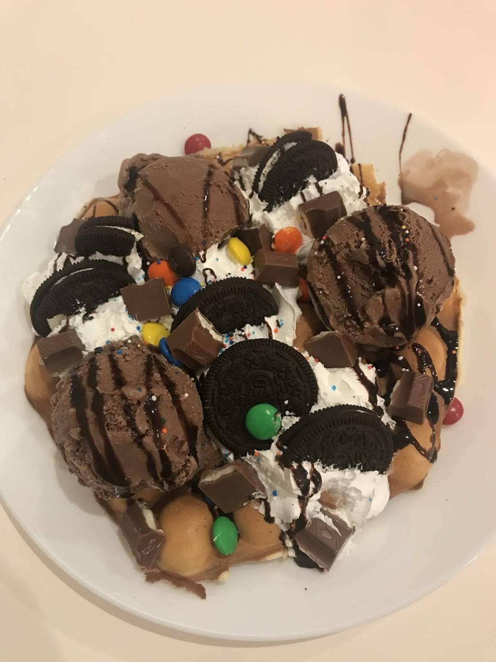 Hannas Bistro & Cafe | restaurant | 11 Monaco Dr, Roselle, IL 60172, USA | 6302374450 OR +1 630-237-4450