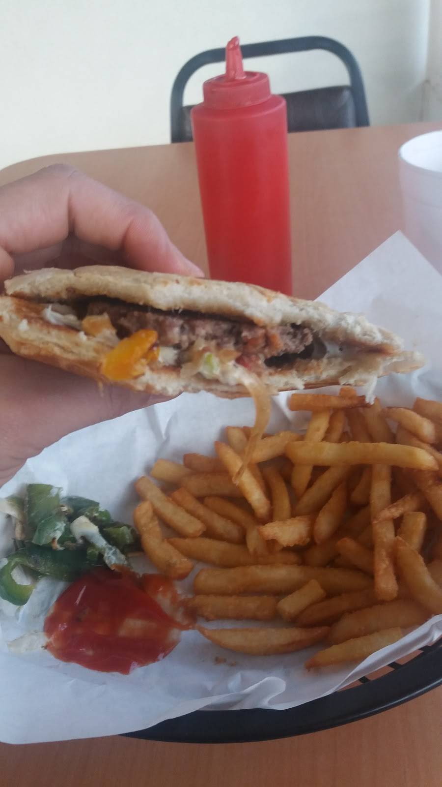 Waukegan Gyros | restaurant | 1120 Golf Rd, Waukegan, IL 60087, USA | 8477750286 OR +1 847-775-0286