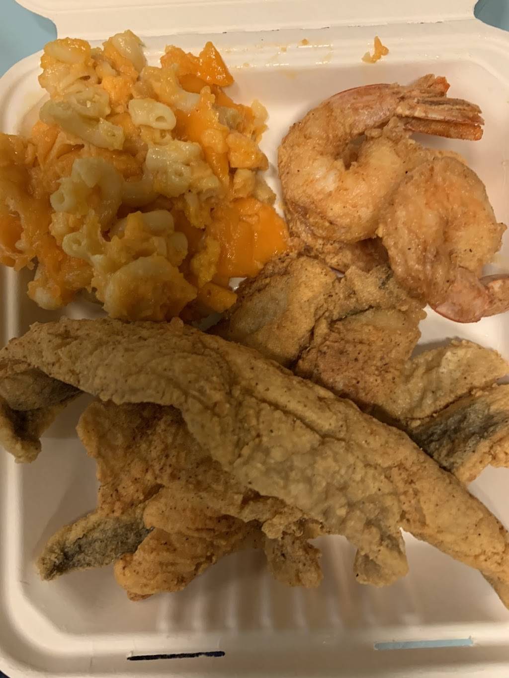 Fish & Chikzz | restaurant | 238 Broadway, Newburgh, NY 12550, USA | 8456707282 OR +1 845-670-7282