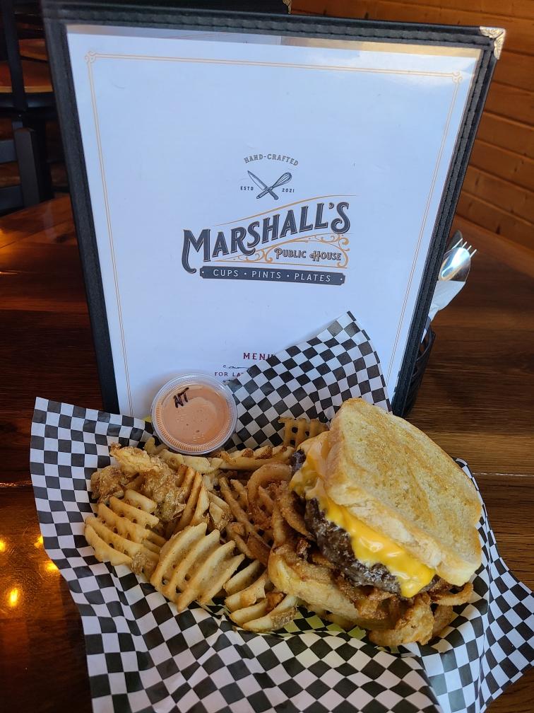 Marshalls Public House | restaurant | 107 Northern Ave, Earlville, IA 52041, USA | 5635940476 OR +1 563-594-0476