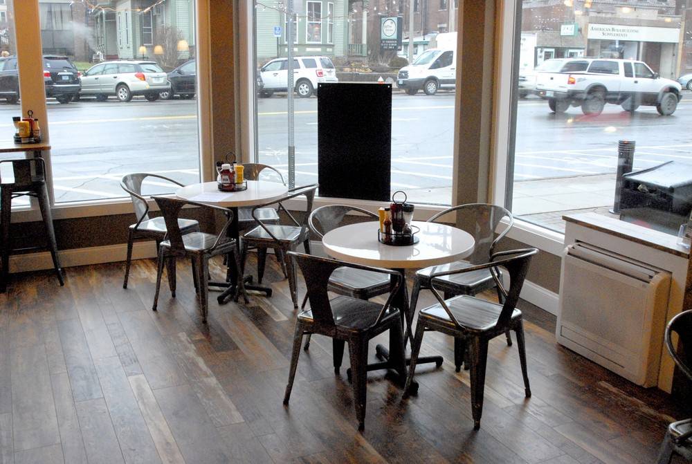 Vibes Gourmet Burgers | restaurant | 25 S Main St, Concord, NH 03301, USA | 6038568671 OR +1 603-856-8671