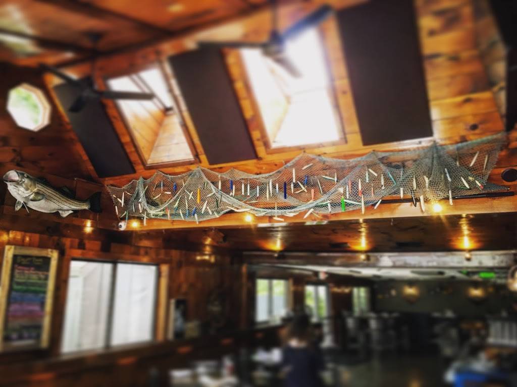 Cleat & Anchor | restaurant | 243 Lower County Rd, Dennis Port, MA 02639, USA | 5082580175 OR +1 508-258-0175