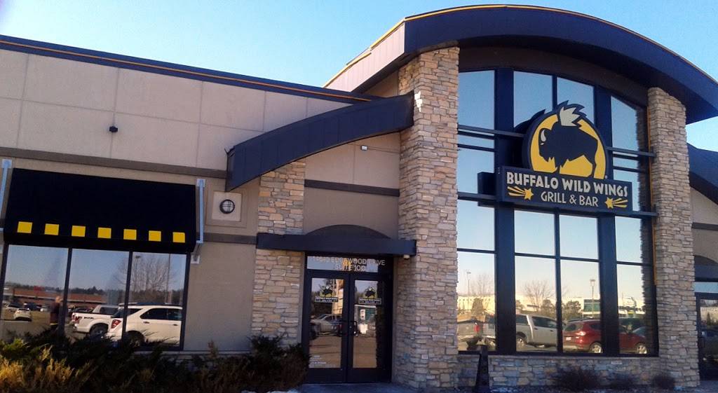 Buffalo Wild Wings | meal takeaway | 14643 Edgewood Dr N #100, Baxter, MN 56425, USA | 2188288900 OR +1 218-828-8900