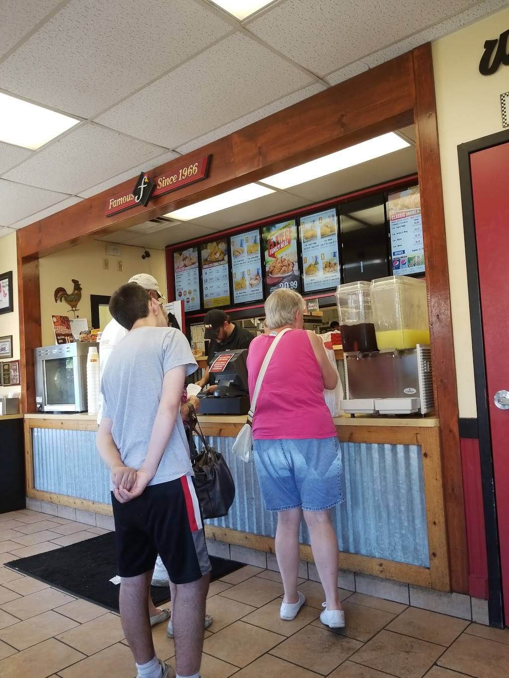 Lees Famous Recipe Chicken | restaurant | 8319 Vine St, Cincinnati, OH 45216, USA | 5138212999 OR +1 513-821-2999