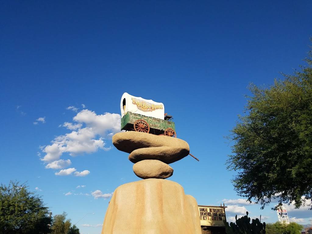 Pinnacle Peak | restaurant | 6541 E Tanque Verde Rd, Tucson, AZ 85715, USA | 5202960911 OR +1 520-296-0911