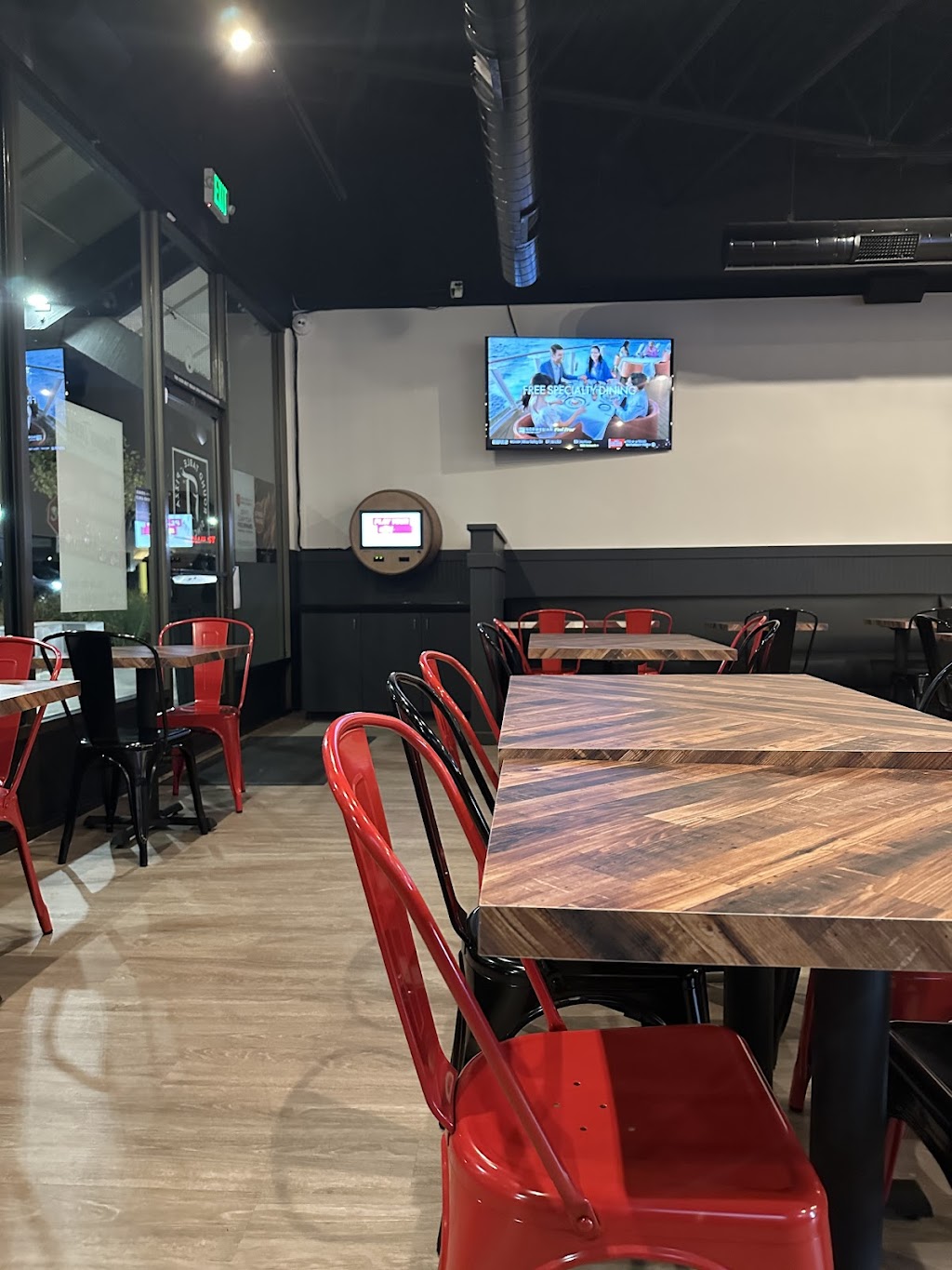 Round Table Pizza | restaurant | 851 Cherry Ave Suite 8, San Bruno, CA 94066, USA | 6506340112 OR +1 650-634-0112