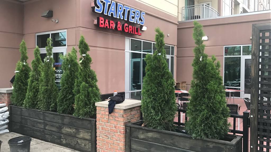 Starters Bar and Grill Midtown | restaurant | 4501 Woodward Ave, Detroit, MI 48201, USA | 3138313100 OR +1 313-831-3100