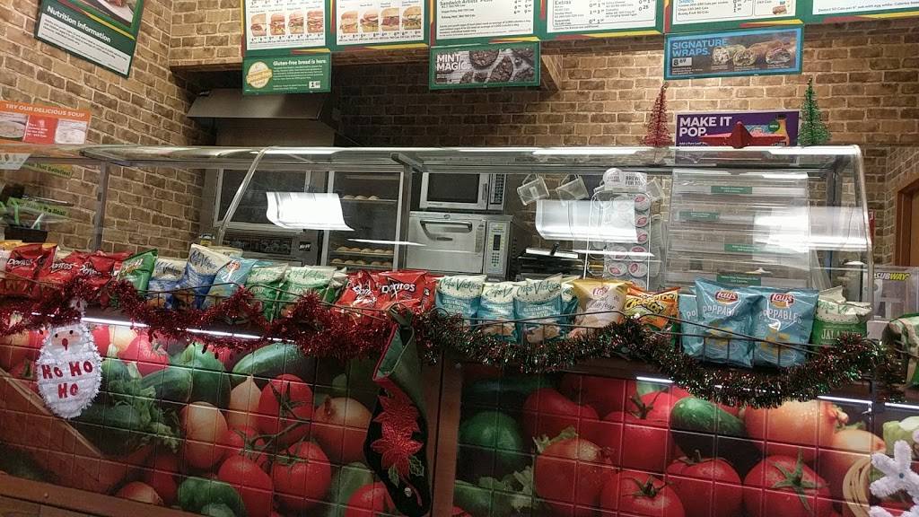 Subway | restaurant | 910 Queenston Rd #7, Stoney Creek, ON L8G 1B5, Canada | 9056645416 OR +1 905-664-5416