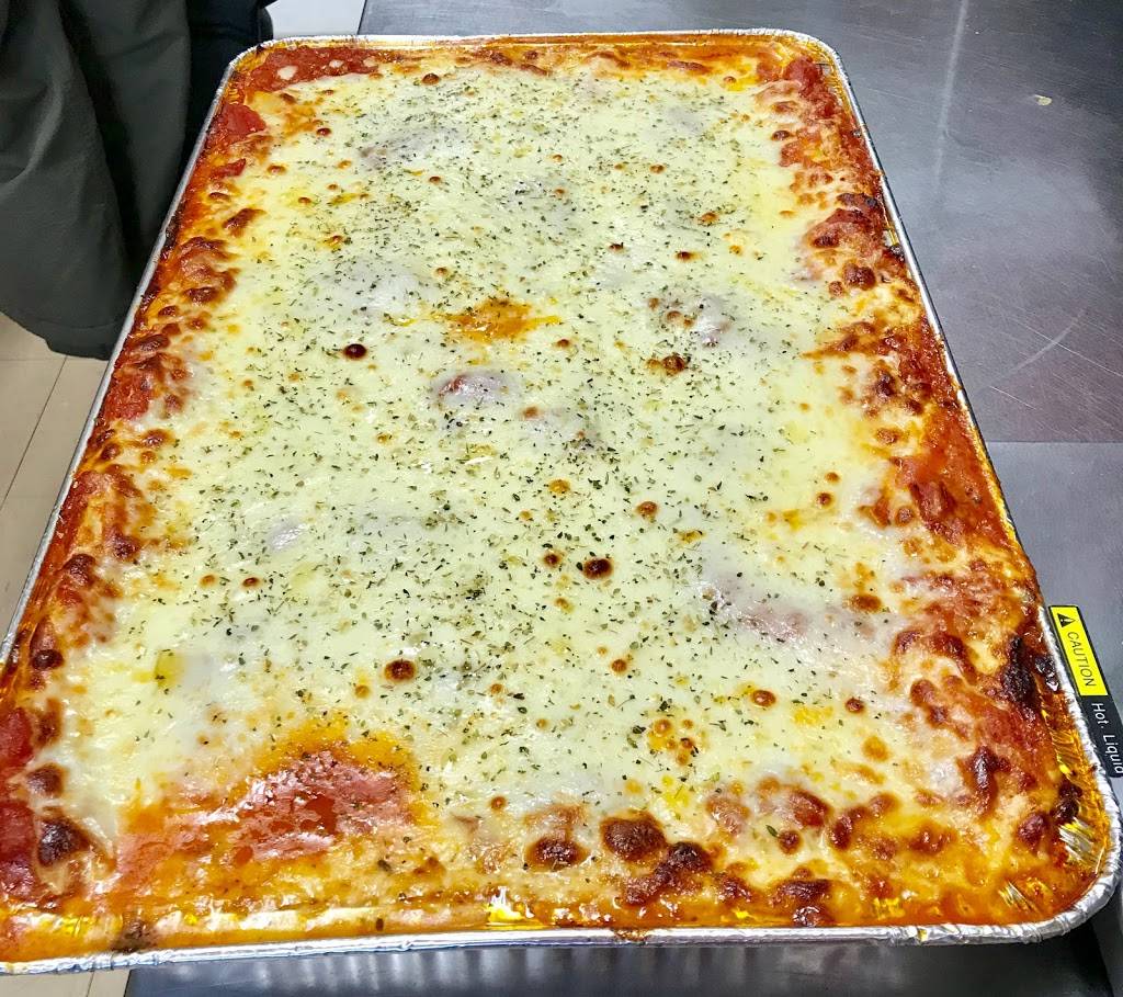 Broadway Pizza | restaurant | 266 Broadway, Revere, MA 02151, USA | 7812896060 OR +1 781-289-6060