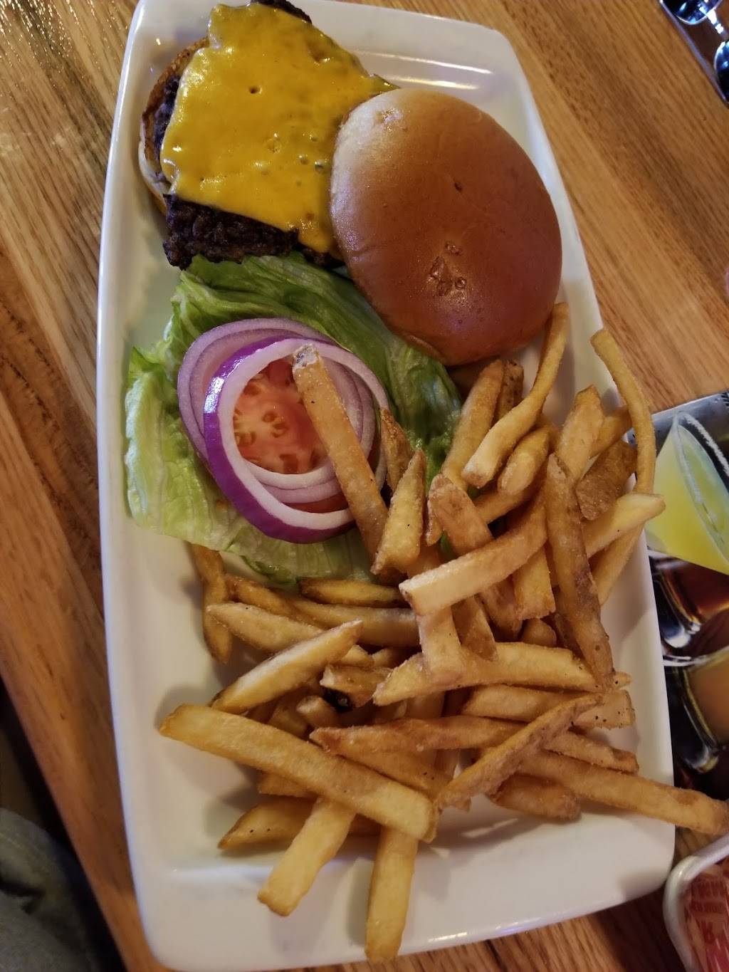 Applebees Grill + Bar | restaurant | 24041 Southland Dr, Hayward, CA 94545, USA | 5107826400 OR +1 510-782-6400