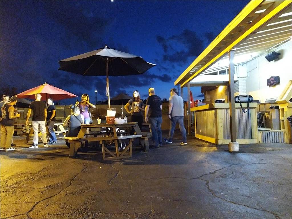 The Hydrant Pub and Grub | restaurant | 786 Front St, Berea, OH 44017, USA | 4405327060 OR +1 440-532-7060