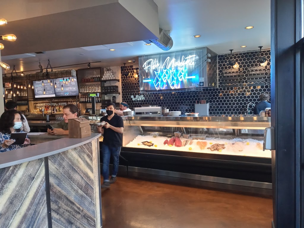 Pescadero Seafood & Oyster Bar | restaurant | 1258 W Belmont Ave, Chicago, IL 60657, USA | 7738570261 OR +1 773-857-0261