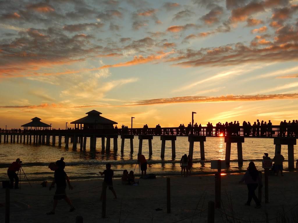 Rudys Treasure Chest | meal takeaway | 10 Old San Carlos Blvd, Fort Myers Beach, FL 33931, USA | 2394633333 OR +1 239-463-3333