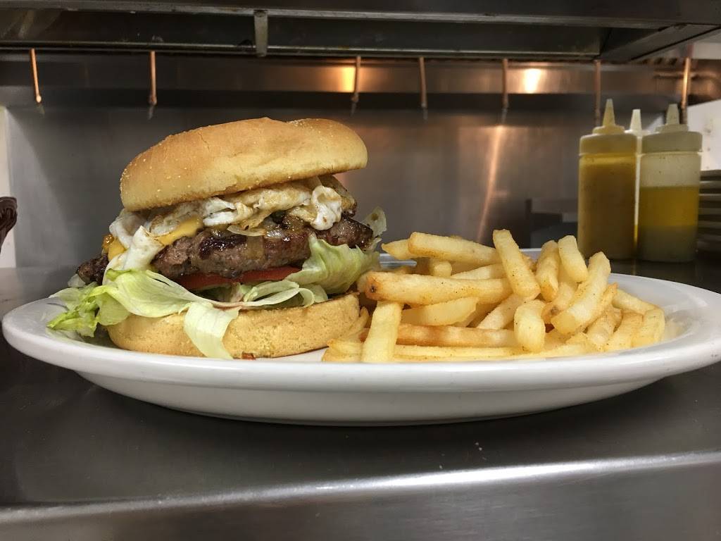 Tally Ho Bar & Grill | restaurant | 7933 Lakeshore Rd, North Lakeport, MI 48059, USA | 8103207101 OR +1 810-320-7101